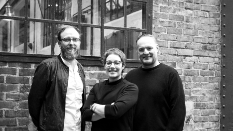Drei Ex-KNSK-Führungskräfte starten die Spezial-Agentur rajk - Jan Breinbauer, Sarah Winkler und Arne Cordes (v.l.n.r.) haben die Spezial-Agentur rajk in Hamburg gegründet - Foto: rajk